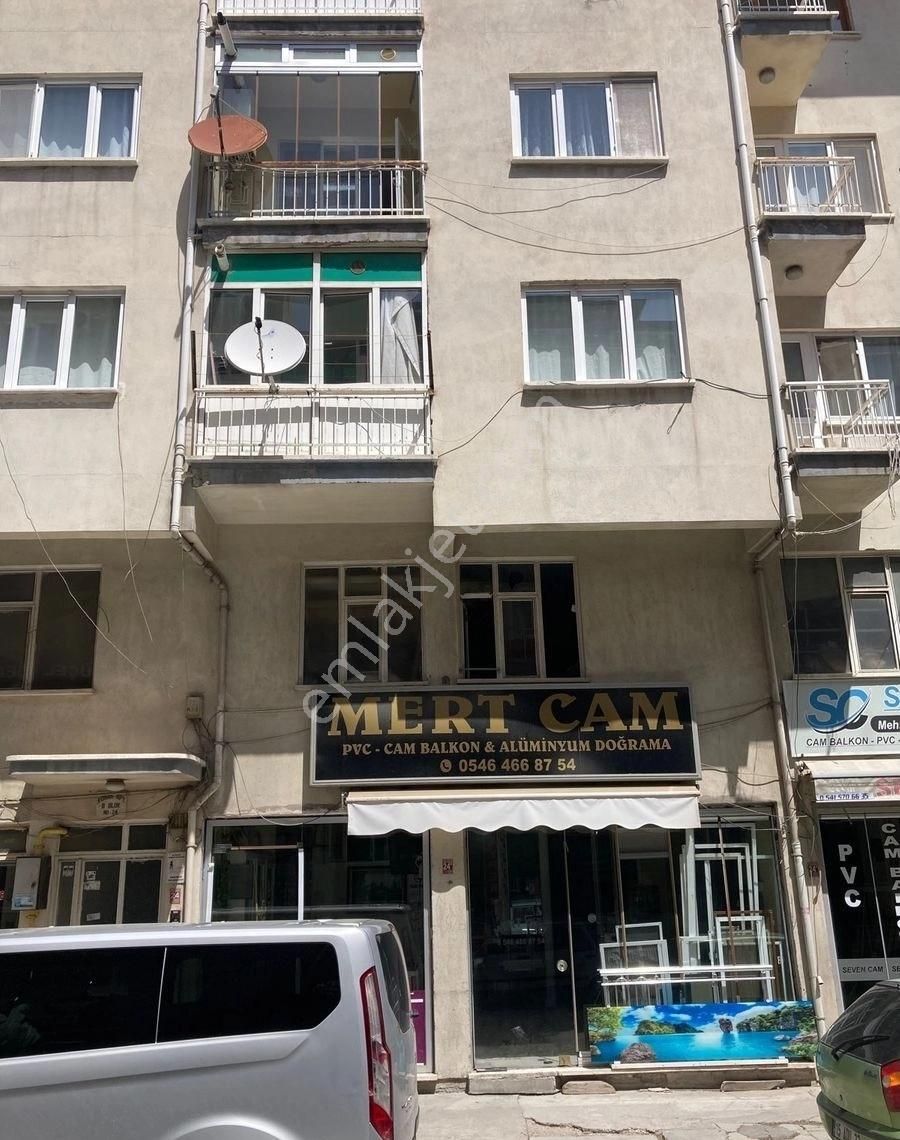 Burdur Pazaryeri Nde Kiralık 2+1 Güney Cephe Üst Kat Daire