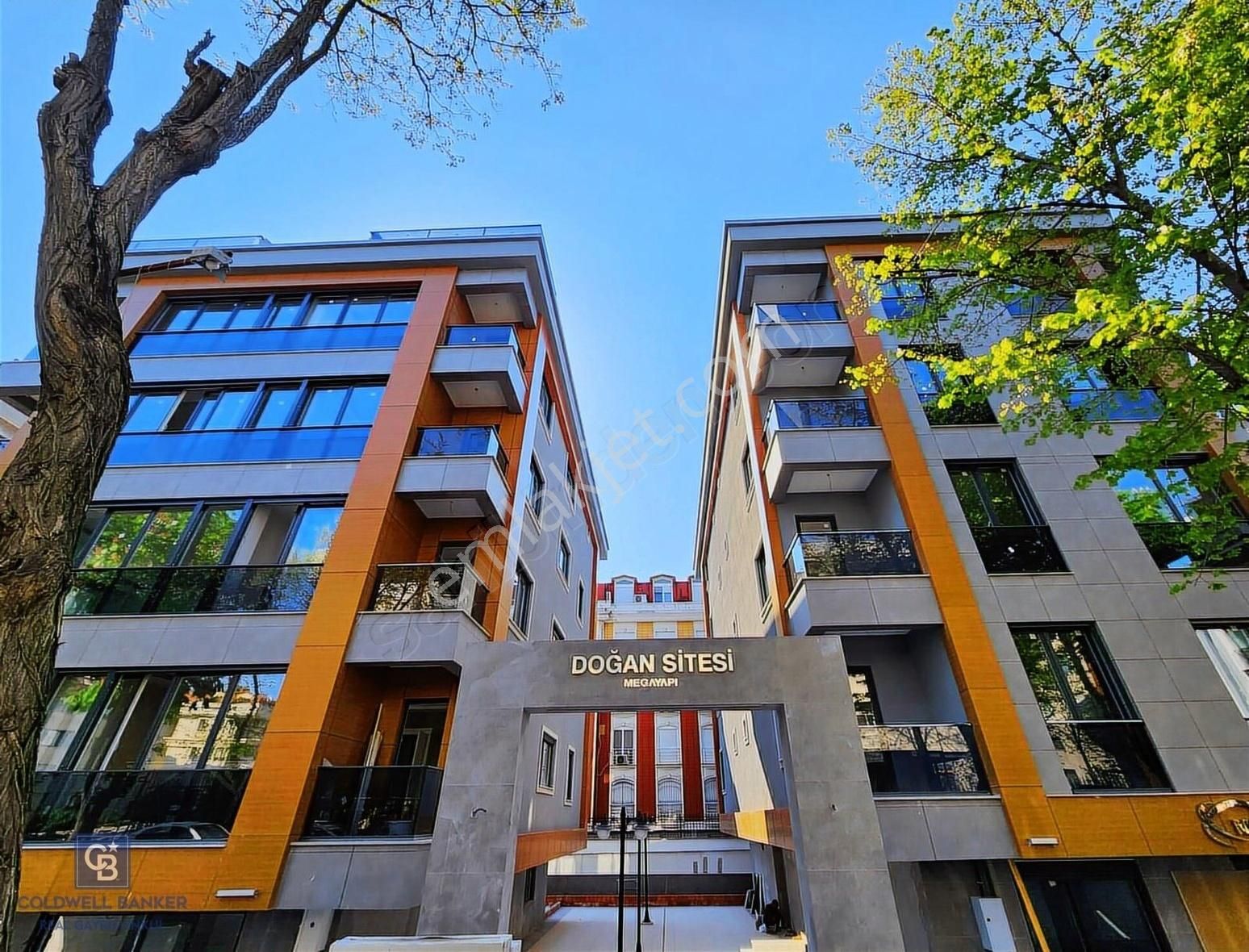Yeşilyurt'un En Nezih Sokağında 3+1 Sıfır Dubleks Daire Net135m2