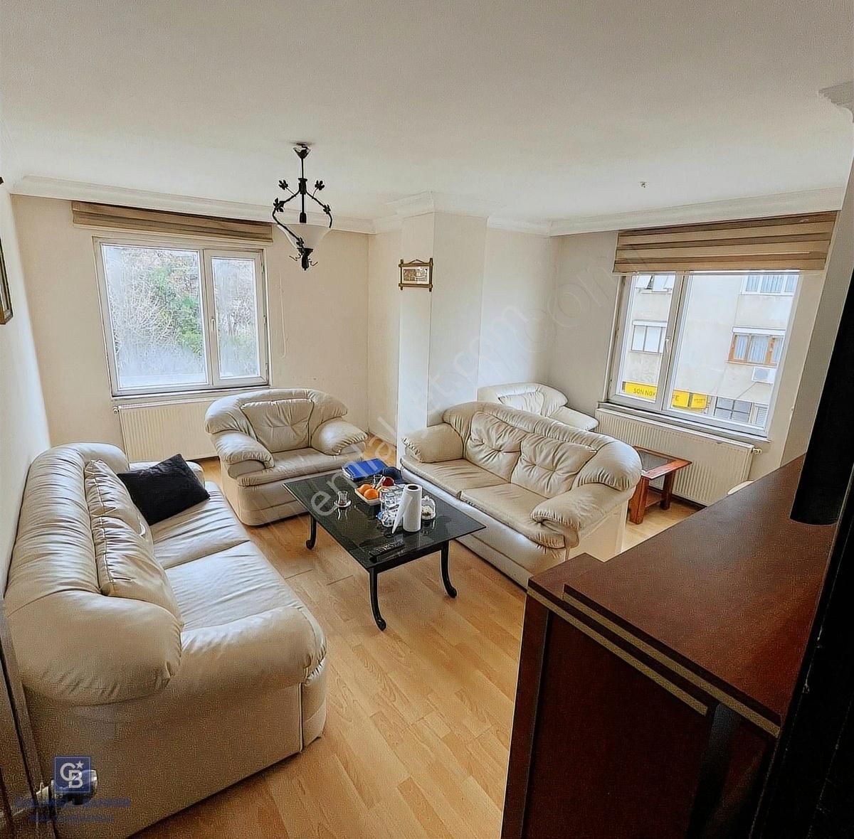Pendik Orta Mah. Merkezde Masrafsız 70 M2 1+1 Ara Kat Daire