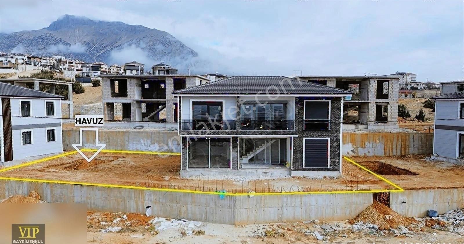 Ultra Lüx Havuzlu 4+2 Sıfır Full Manzaralı Satılık Villa