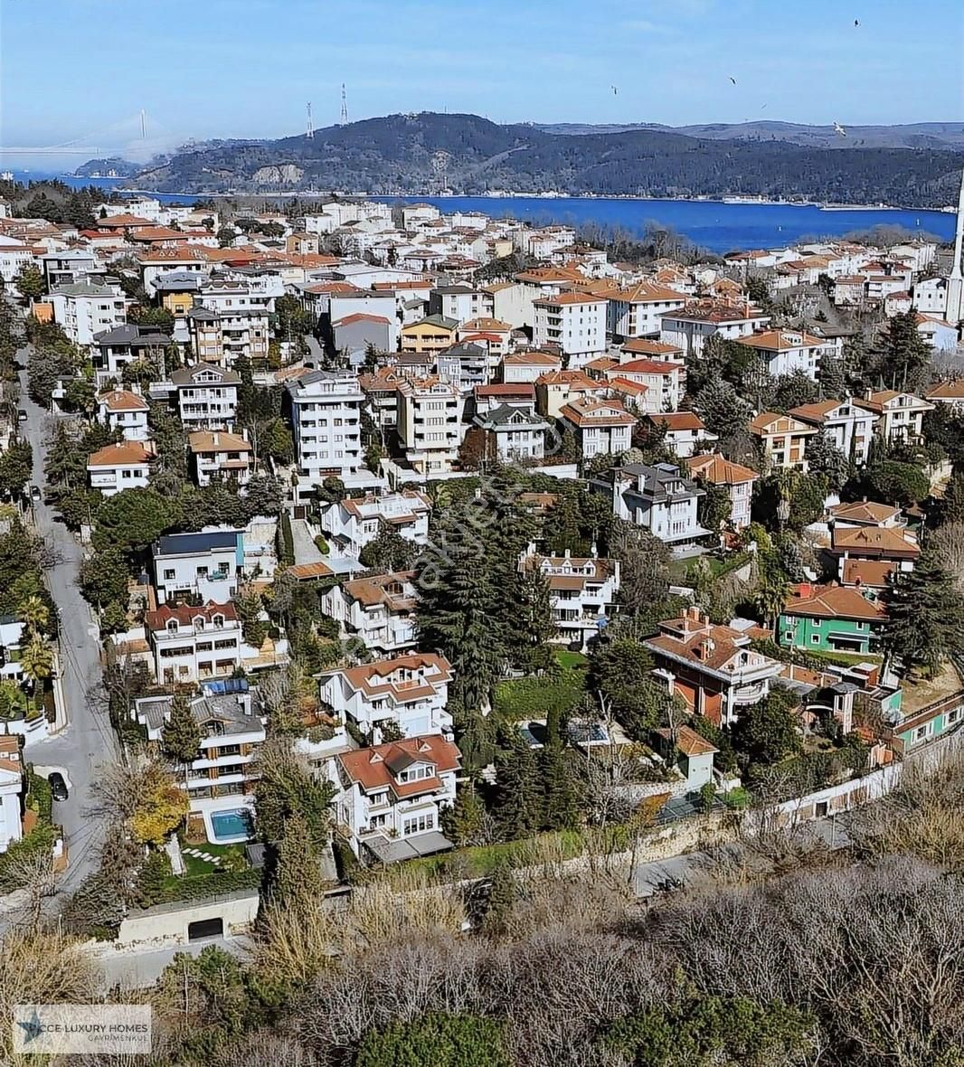 Acce'den Sarıyer Tarabya'da Site İçerisinde Satılık Villa