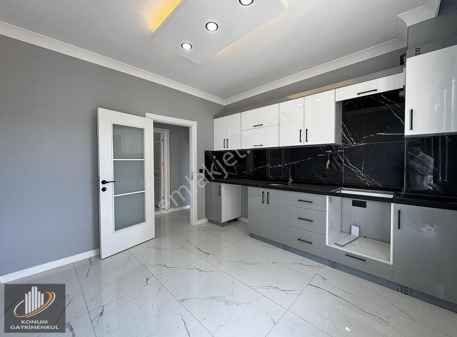 Konum Emlaktan Sokullu Cd. Cephe Asansörlü 2+1 Lüks Ara Kat - Görsel 7