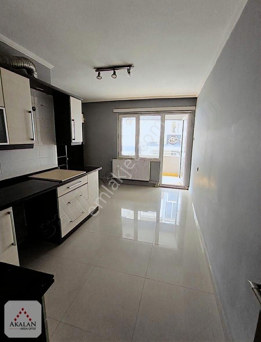 Akalan Arsa Ofisinden Gazi Caddesine Cephe Kiralık 3+1 Daire