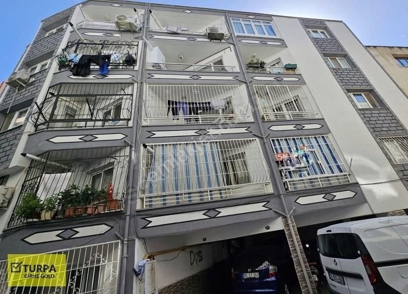 Üçyol Metroya Yakın 1.kat 3+1 Satılık Daire