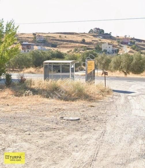 Liman Ve Çandarlı Yoluna Yakın Konumda Villa İmarlı Arsa