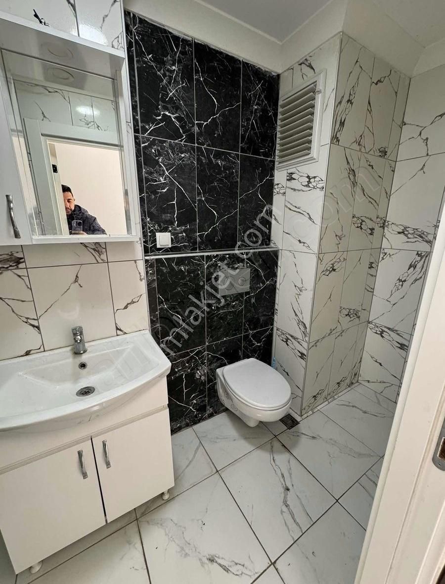 Necip Fazıl Mahallesi Beşyolda Site İçi 2+1 100 M2 Arakat