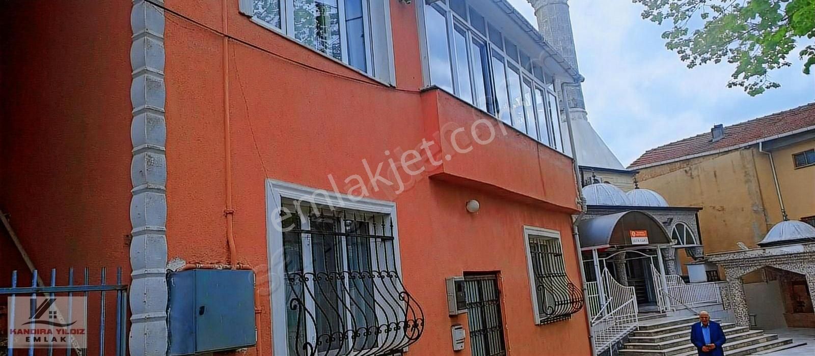 Kandıra Merkez Çarşıda 81 M2 Arsada 2 Katlı Evde 2+1 75 M2 Daire