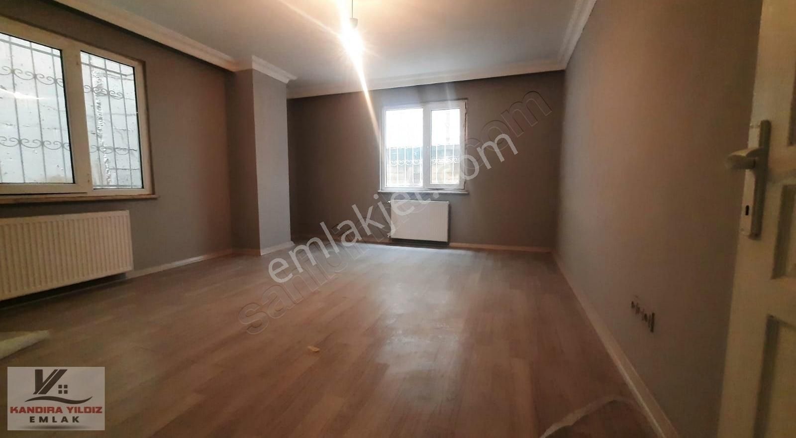 Ataşehir Tem Yanyolda Ayrı Mutfaklı-balkonlu-2+1 Yüksek Giriş