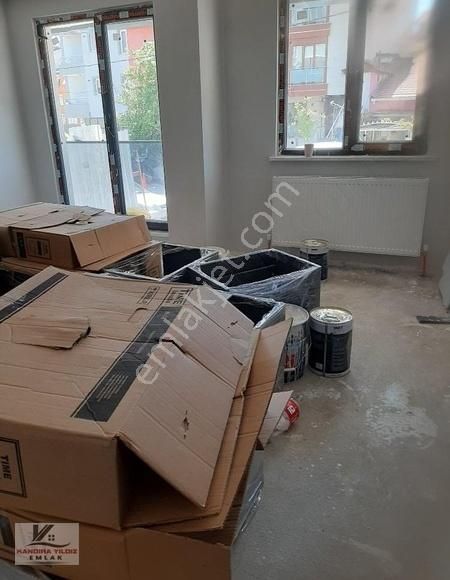 Ana Caddeye Ve Metroya Yakın-2+1 90 M2.balkonlu - Y.giriş