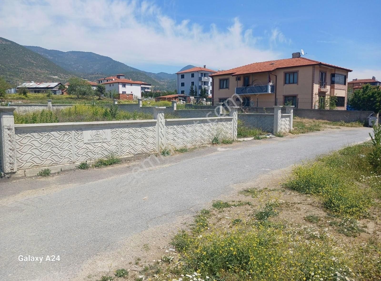 Cumhuriyet Mahallesinde 375 M2 Satılık İmarlı Arsa