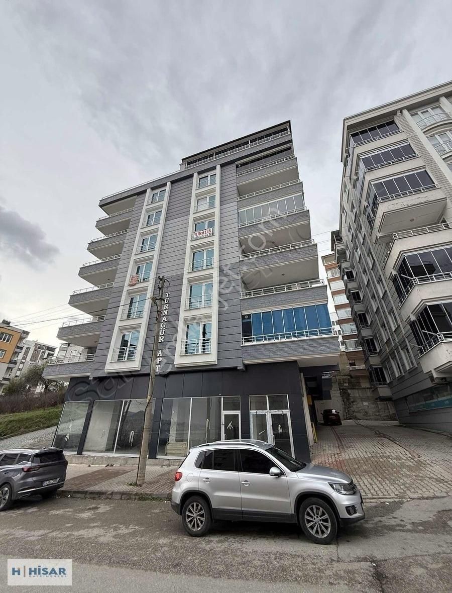 Hisardan Cedit'de Ebeveyn Banyolu,çift Balkonlu 3+1 Geniş Daire