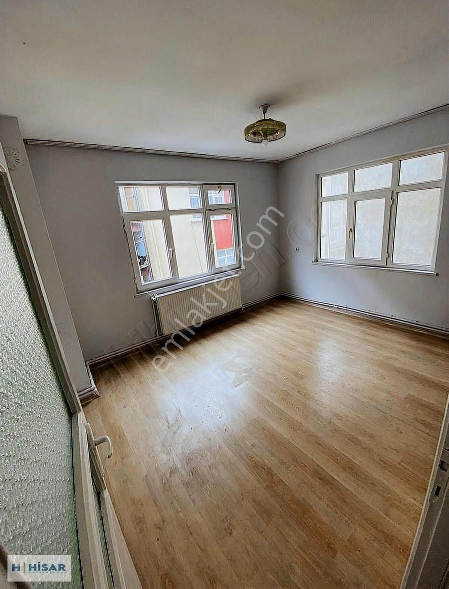 Hisar'dan Saitbey Mah 2+1 3.kat Merkezi Lokasyonda Kiralık Daire