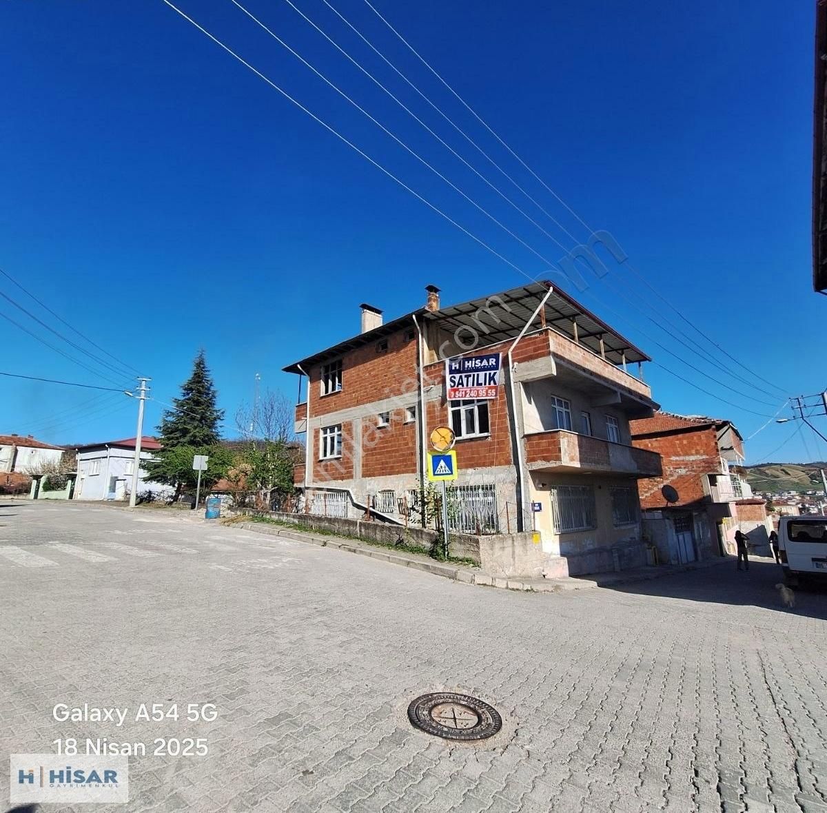 Hisar'dan Yeni Mahalle'de Satılık Bahçeli Müstakil Ev Ve Arsası