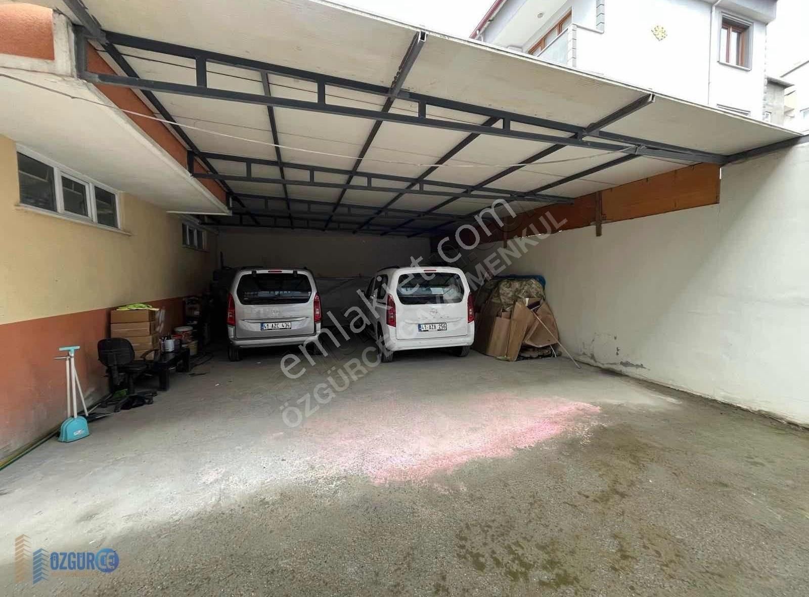 Lokman Hekim Caddesinde Kurumsal Kiracılı Satılık 270 M2 Dükkan