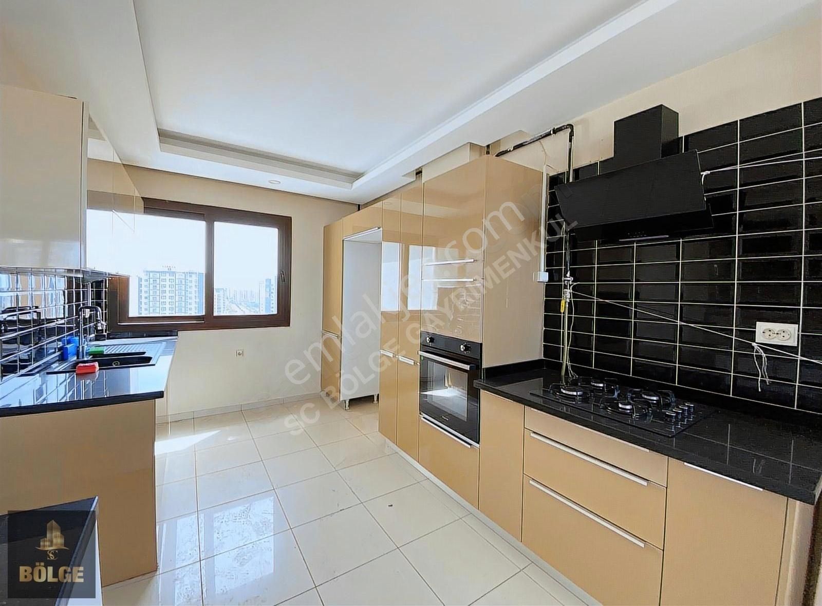 Bölge'den Gürselpaşa Begoviç Bulvar Üzeri Lüx 6+1 Dublex 4 Banyo