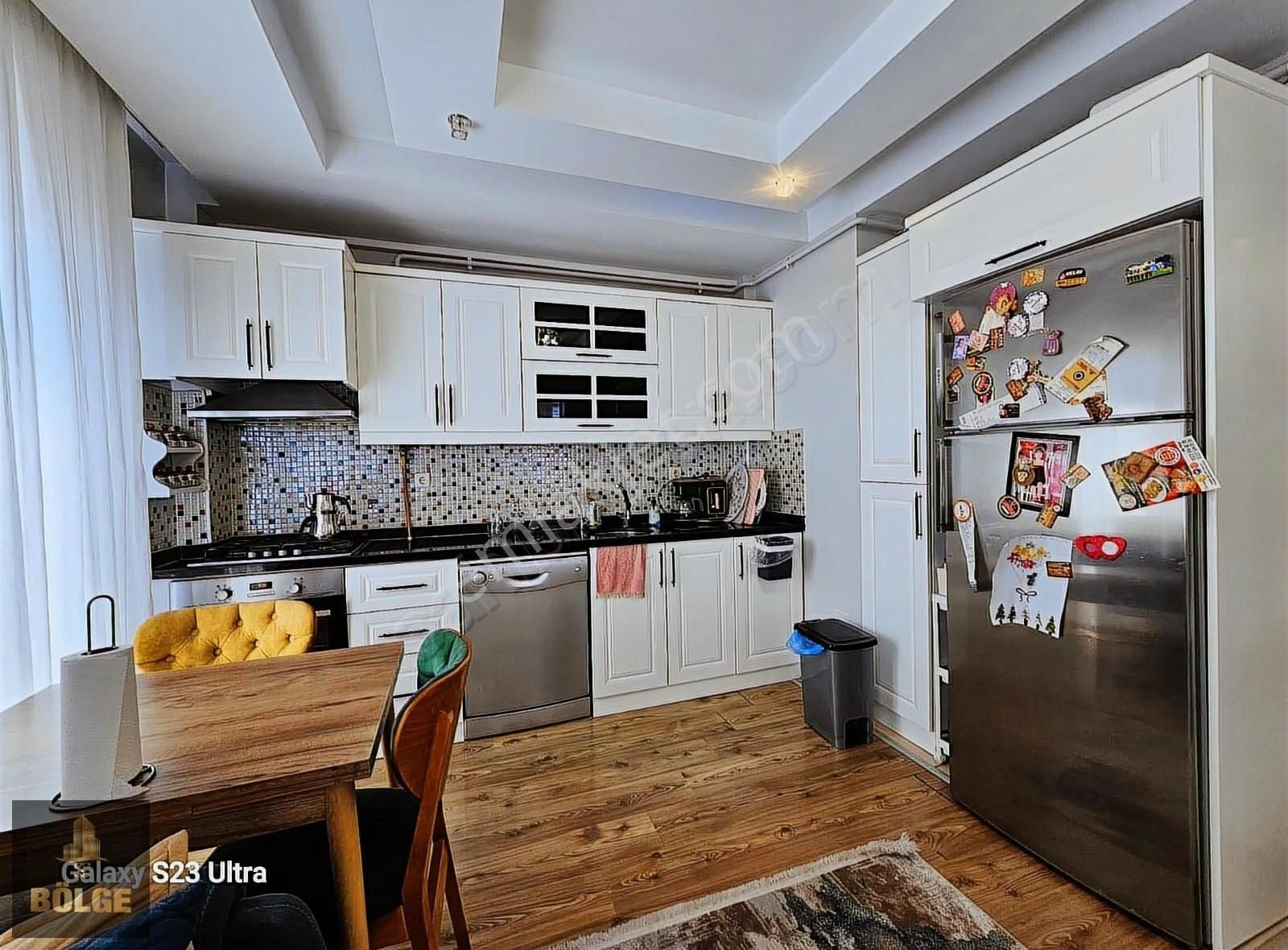 Bölge'den Bahçeşehir Mah. Ceylan Market Civarı 3+1