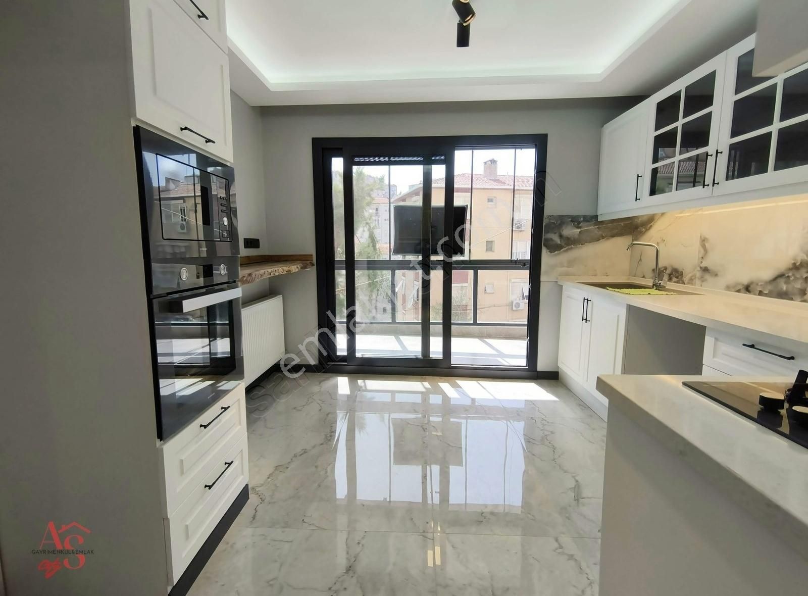 Avni Anıl Bulvarında Ara Kat Geniş Ferah 3+1 Ful Yapılı Daire