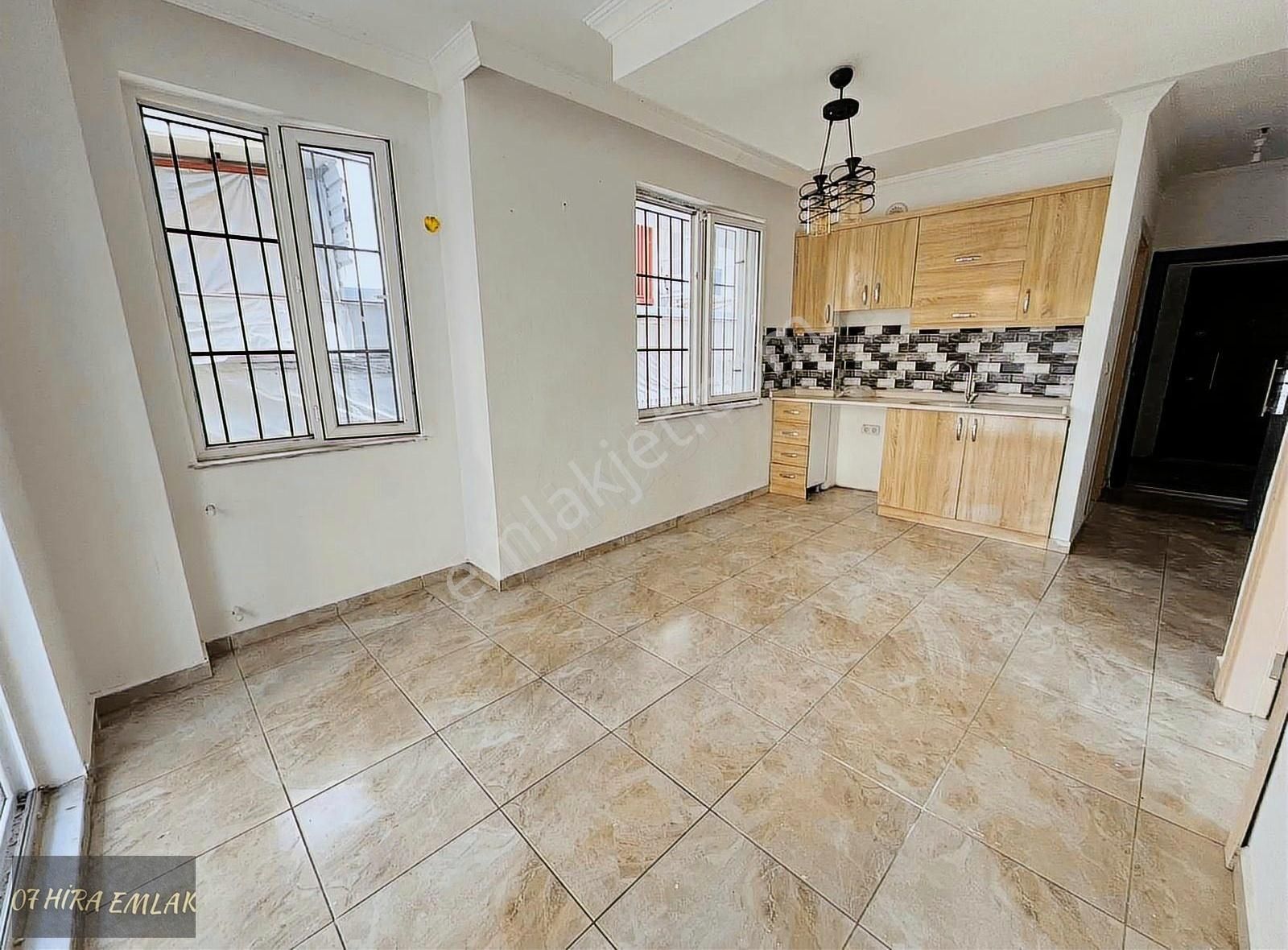 Şafakta Giriş Kat Boş 2+1 Kiralık Daire