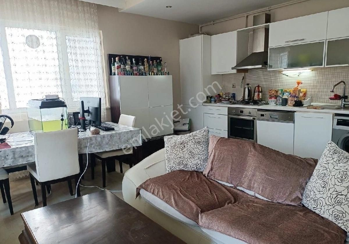 Beylıkduzu Cumhuriyette Esyalı Kıralık Daire