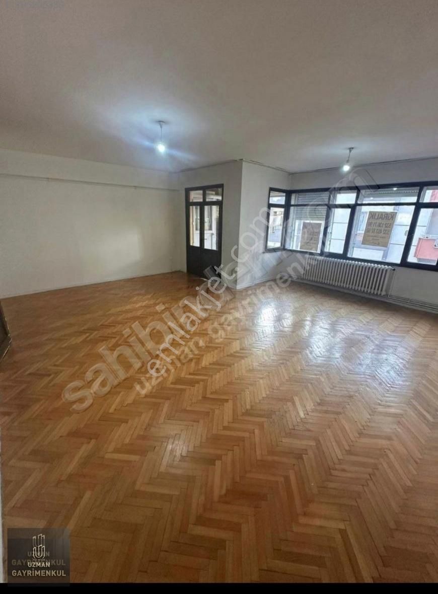 Avcılar Denizköşkler Mh. Arakat 3+1 Ön Cephe Satılık Daire