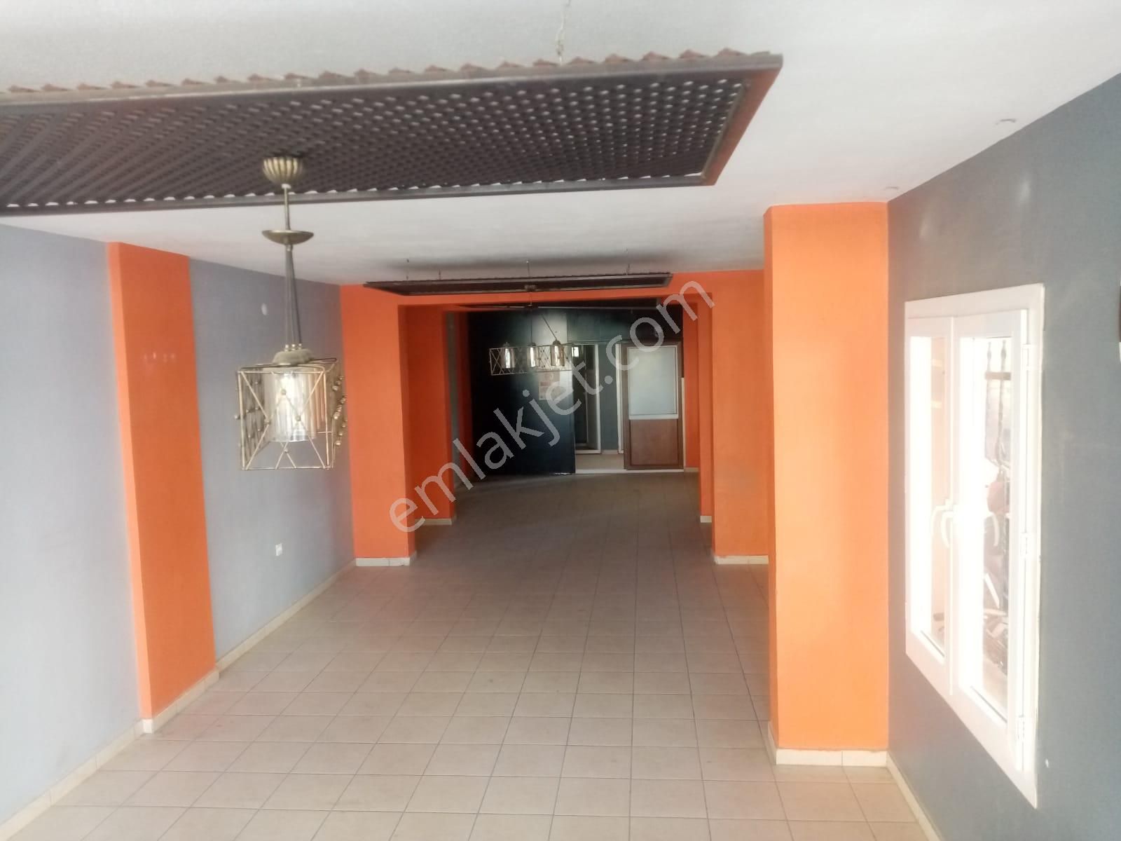 Silifke Merkezde Kiralık 55 M2 Dükkan