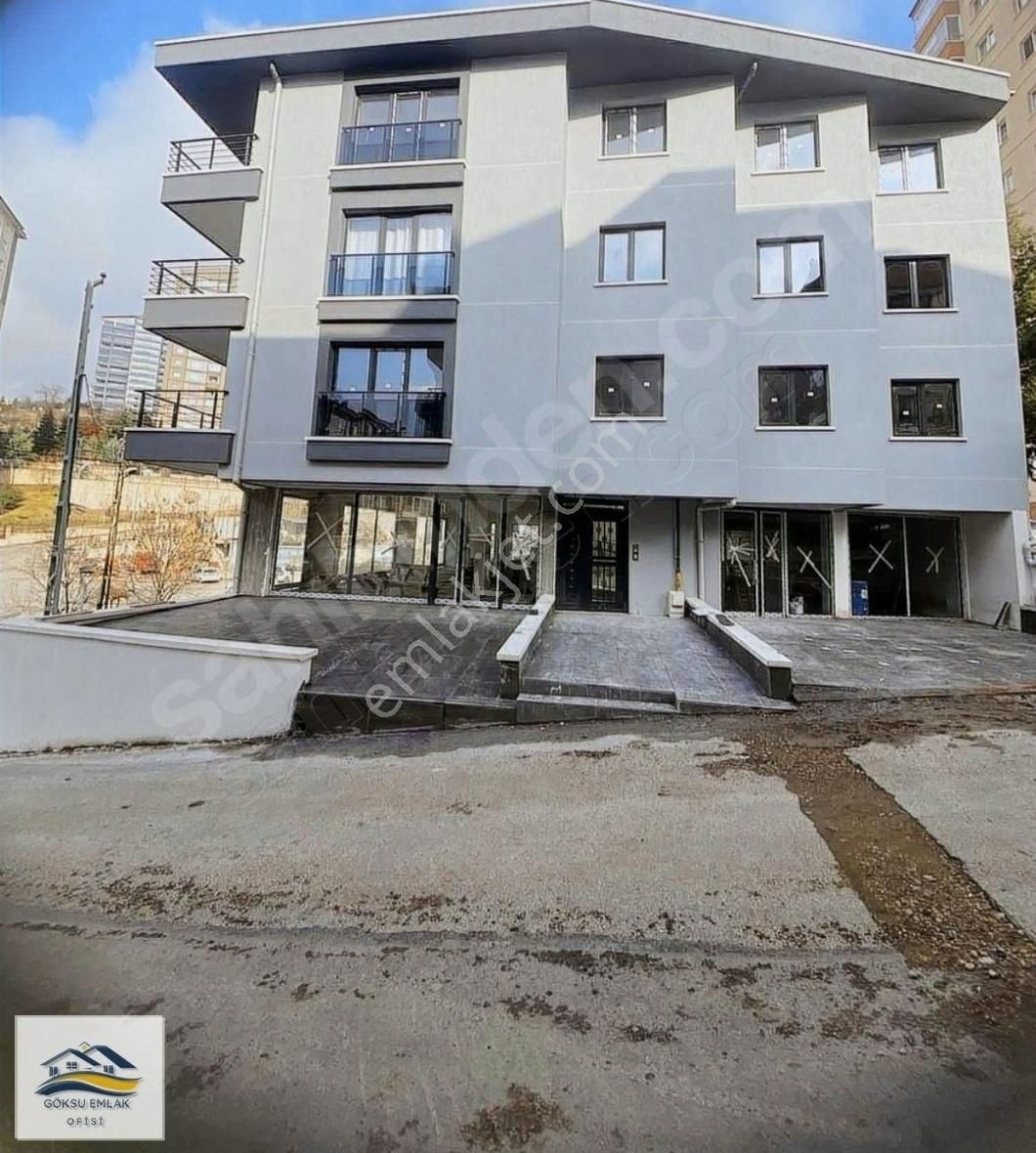 Karşıyaka Göbekte 3 Cephesi Açık K.otoparklı 3,5+1 135m2 Daire
