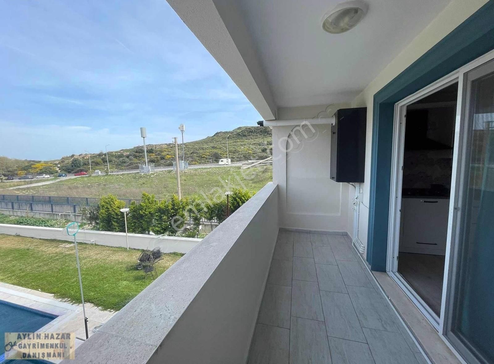 Çeşmealtı'nda Havuzlu 1+1 Eşyalı Kiralık Daire