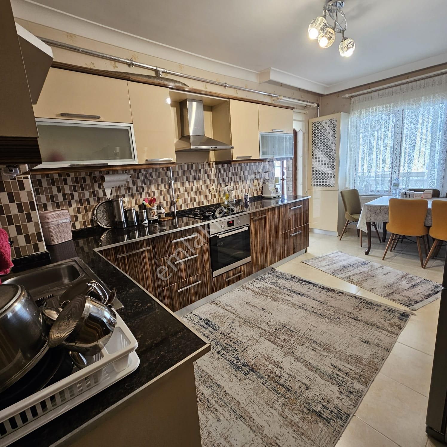 Site İçi Merkezi Konumda 245 M2 5.arakat Satılık 3+1 Lüx Daire