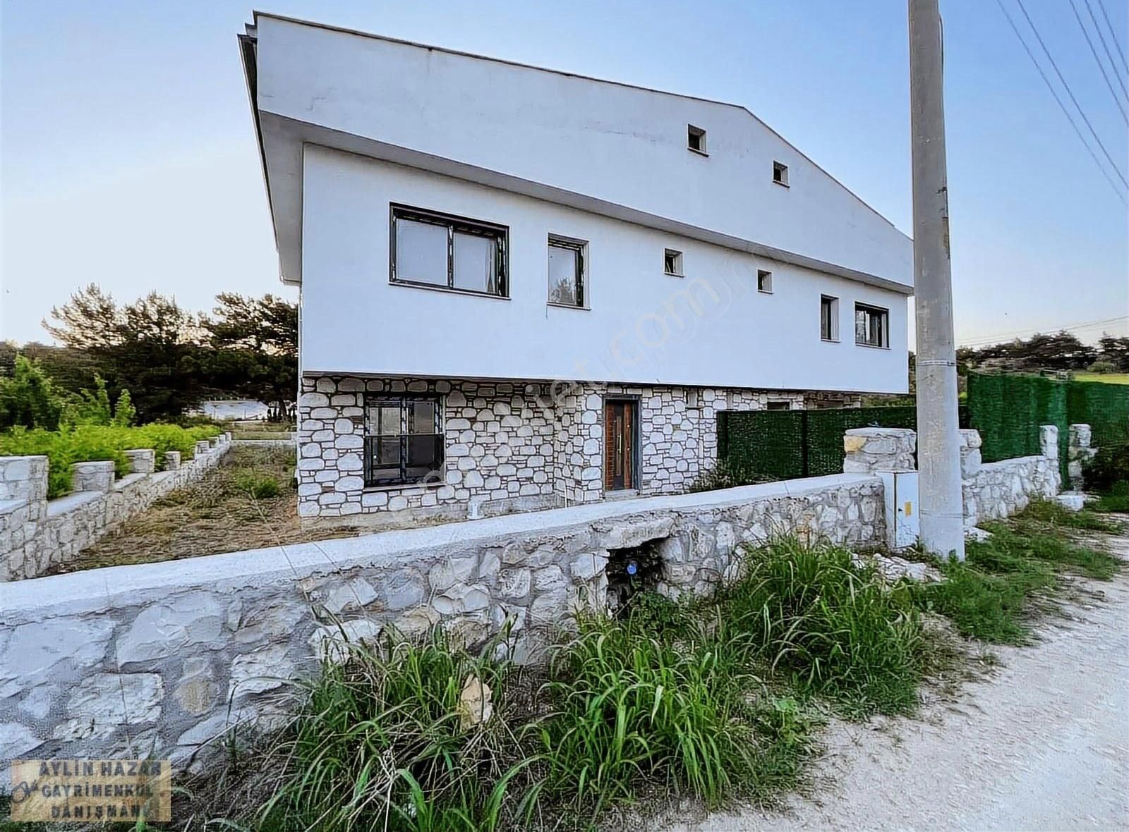 Urla Kuşçular'da 4+1 Sıfır Villa