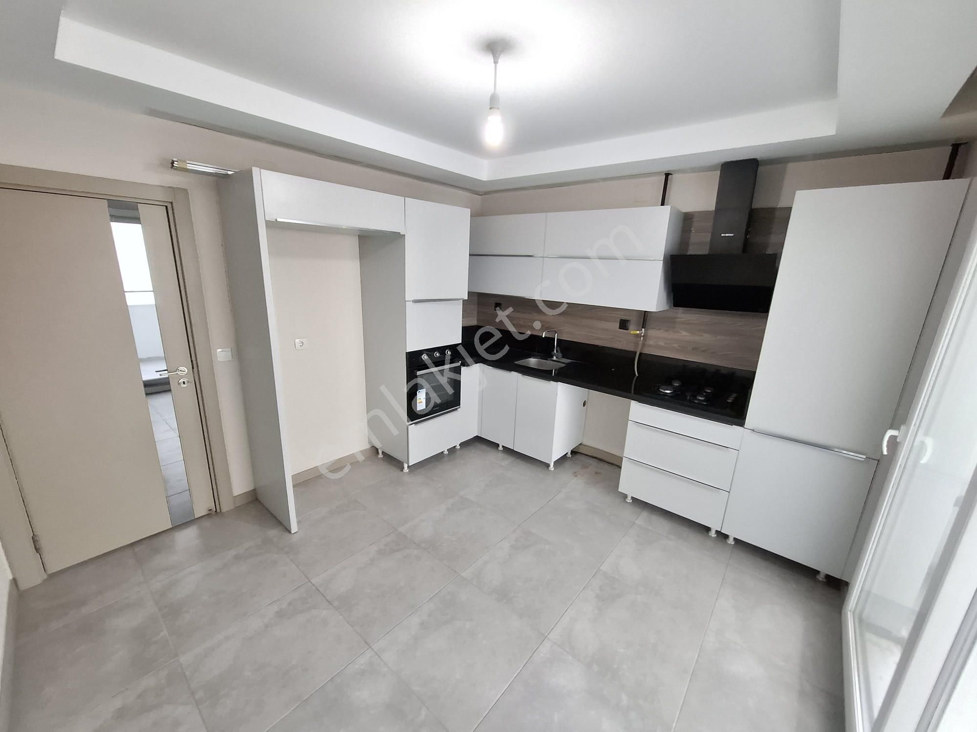 Kapalı_mutfak_3+1_çift_banyo_giynm_oda_d.gaz_güvenlikli_site_sosyal_donatılı_
