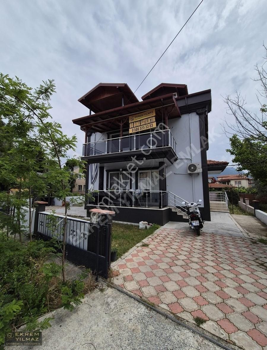 Gelişim Mah'de 341 M² Arsalı 2 Daireli Müstakil Bina