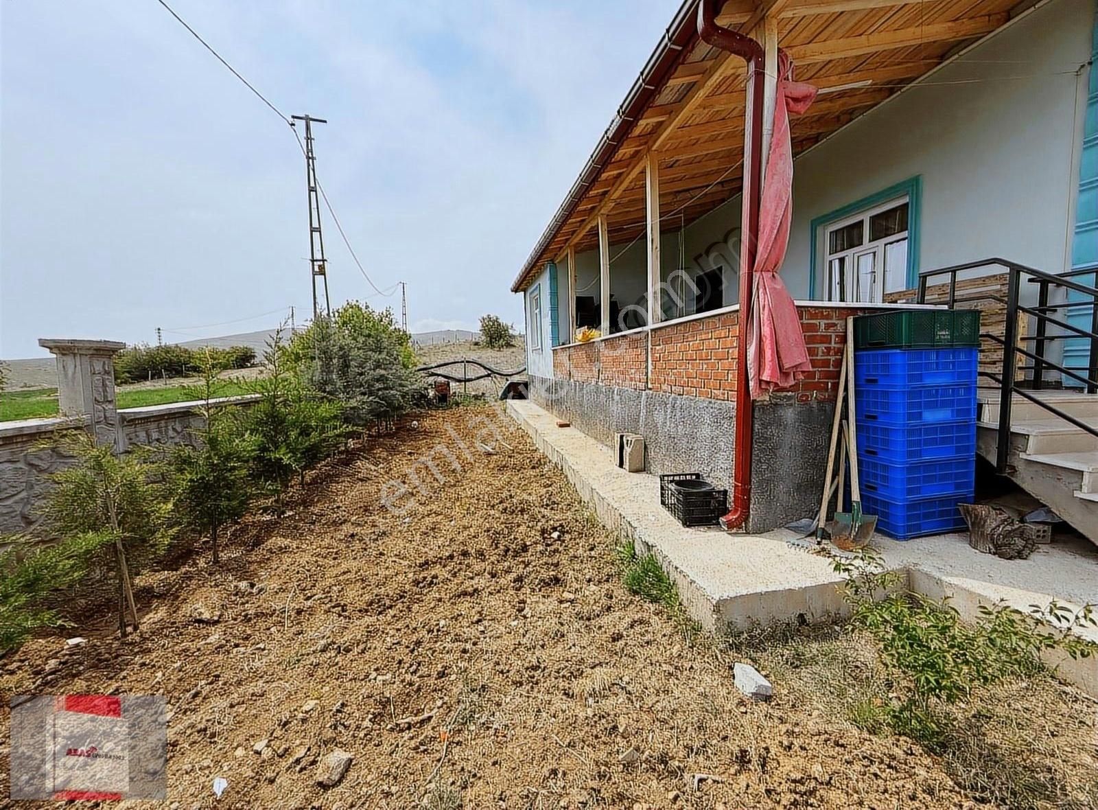 Bayat Mahallesinde Konya Manzaralı 1+1 Evi Elektrik Ve Suyu Olan - Görsel 5
