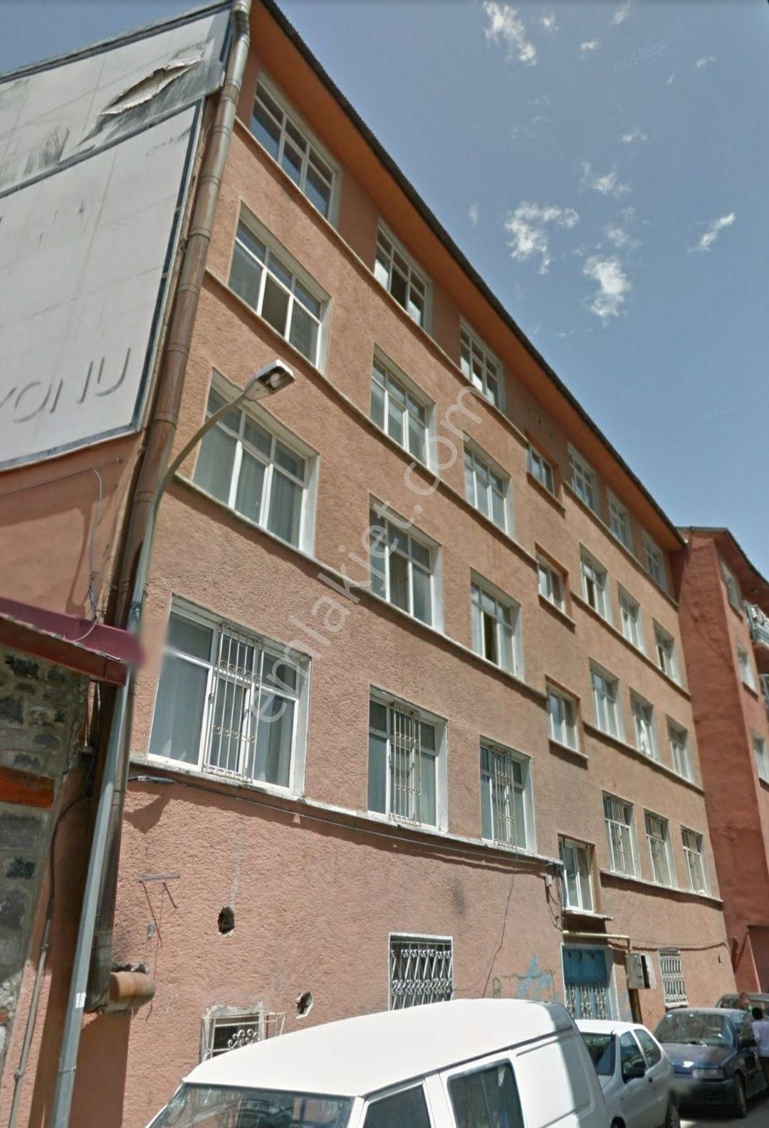 Gürcükapıda Komple Satılık Bina