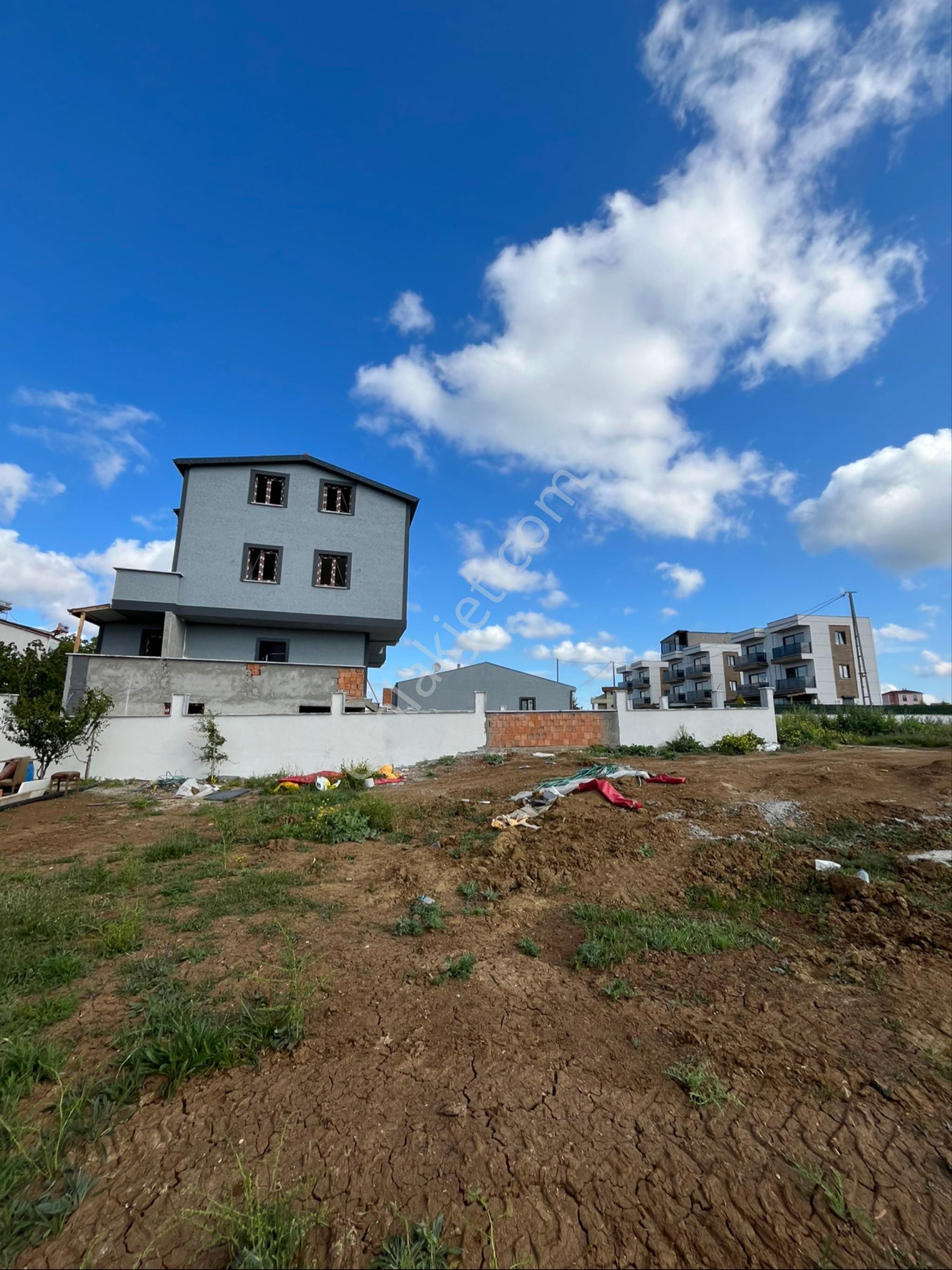 Ata Gayrimenkul,den Sahil Ve Marketlere Yakın 125m2 Villa İmarlı Arsa - Görsel 4