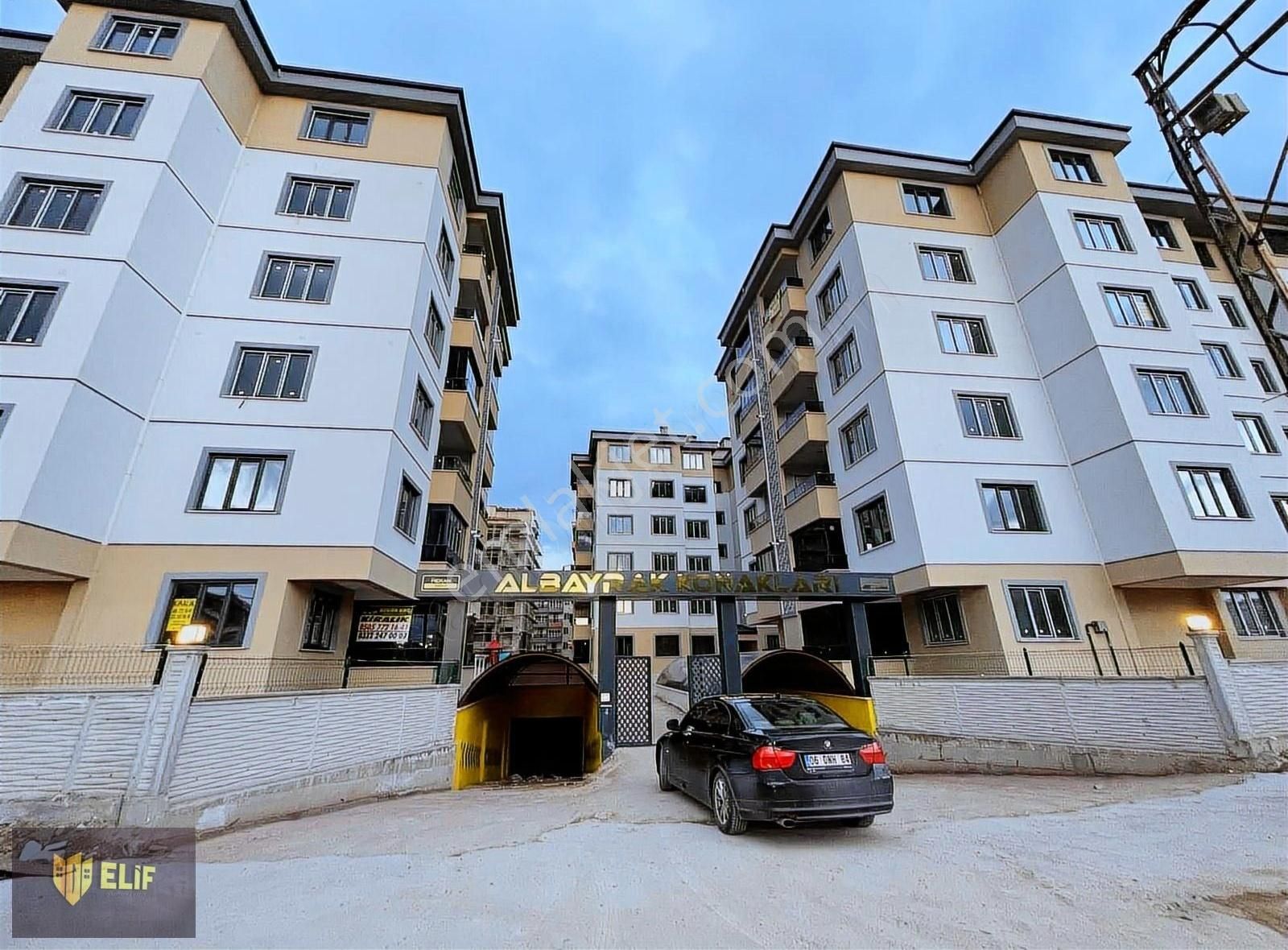 Elif'den Adliye Şehir Hastanesi Yakını 2+1 Daire