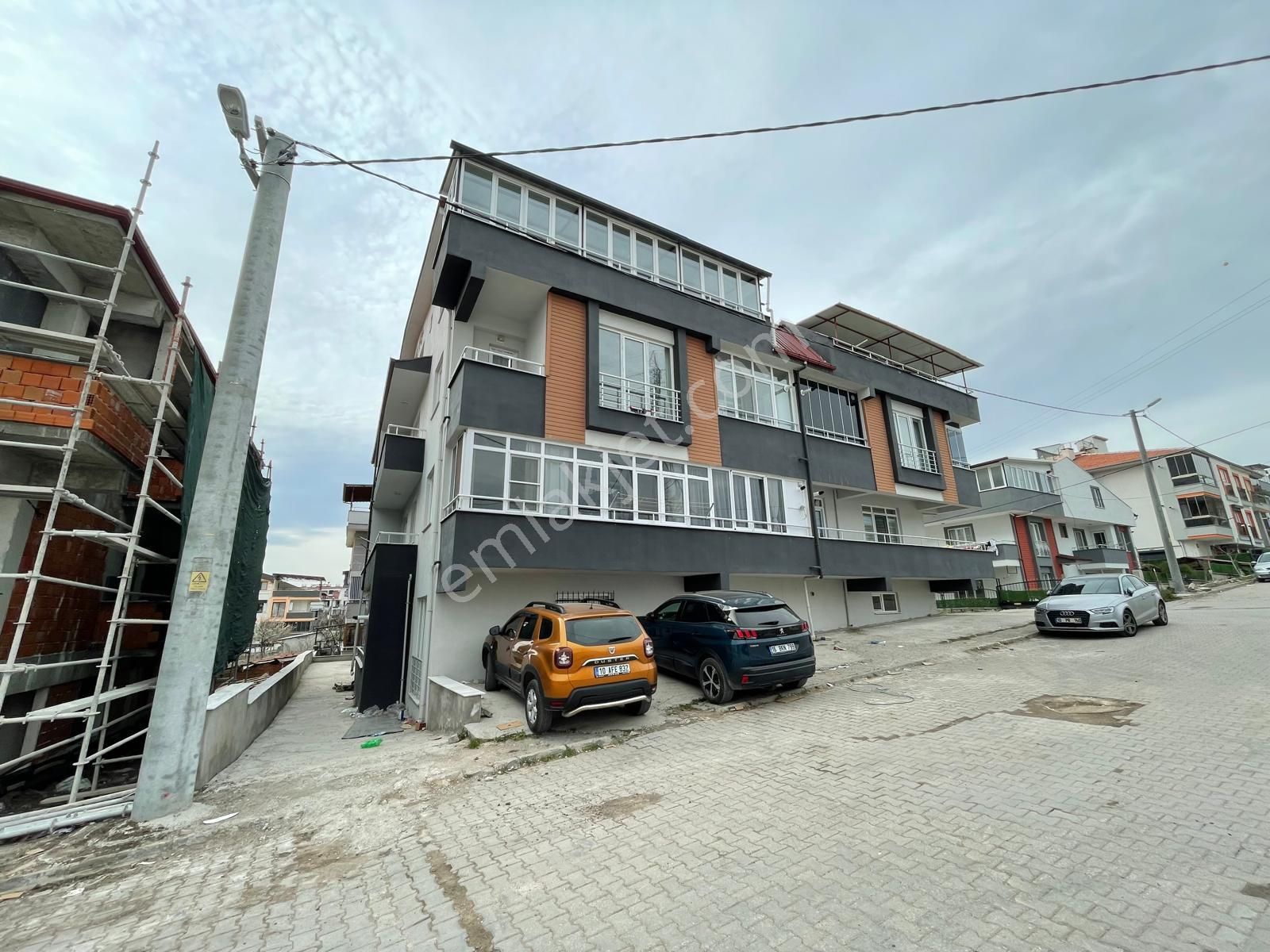 Re/max İnci'den Karesi 1.sakarya Dubleks 4+1 Satılık Daire