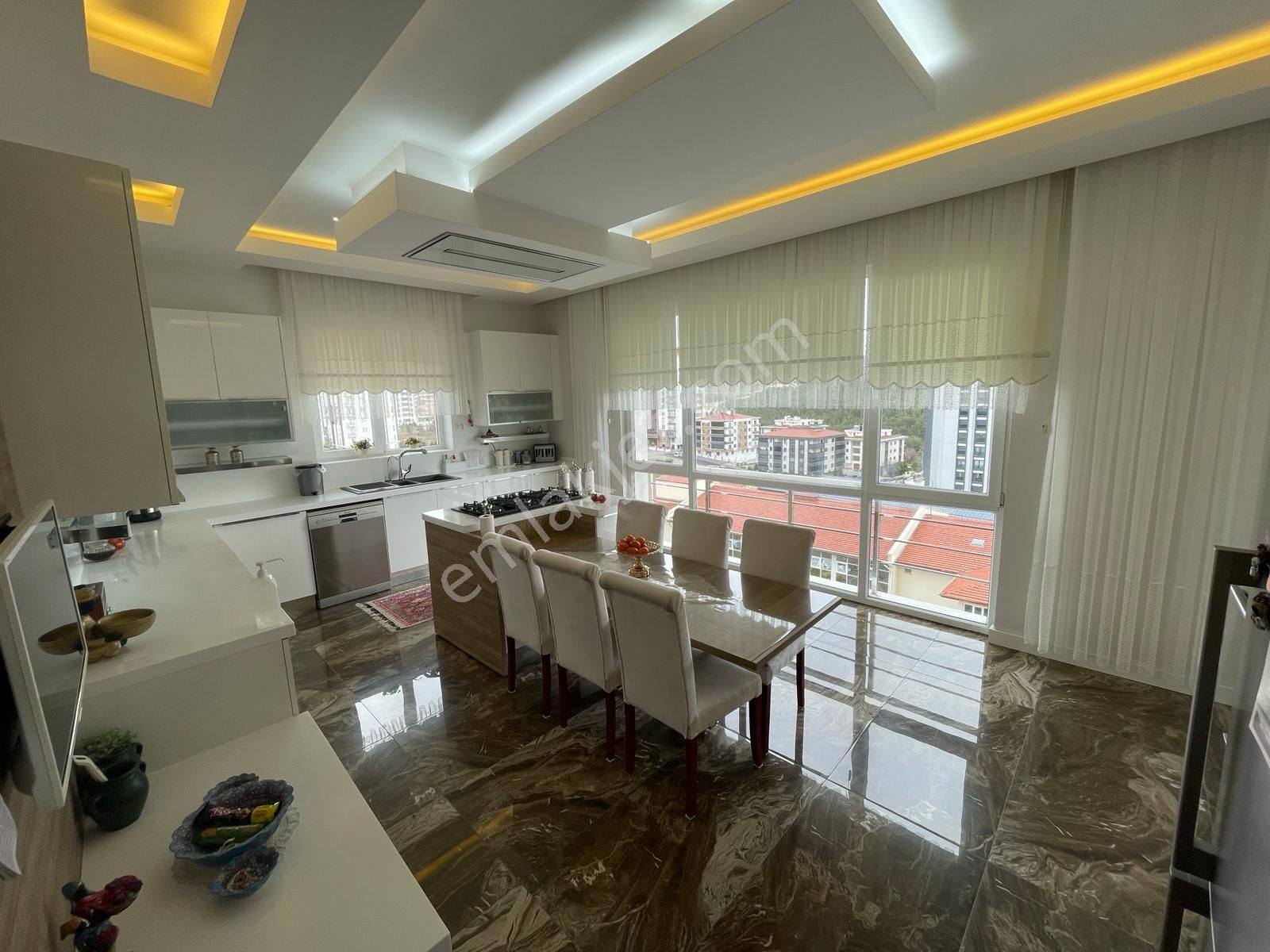 Ertaş Group'tan Güvenevler Mah. Satılık 5+1 Lüks Daire