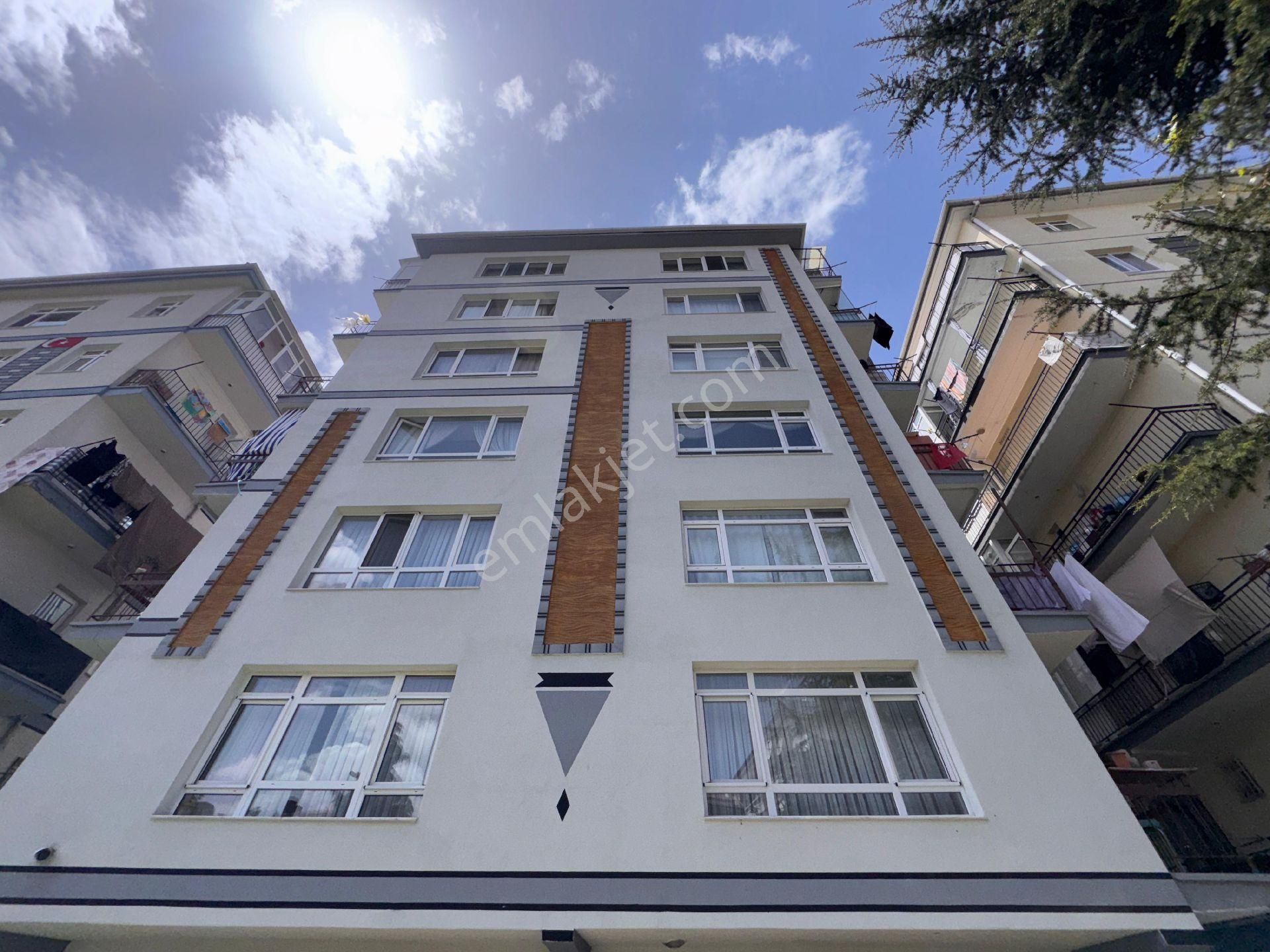 Ayvalı Caddesinde Kot2 Kat Konumunda Satılık Daire