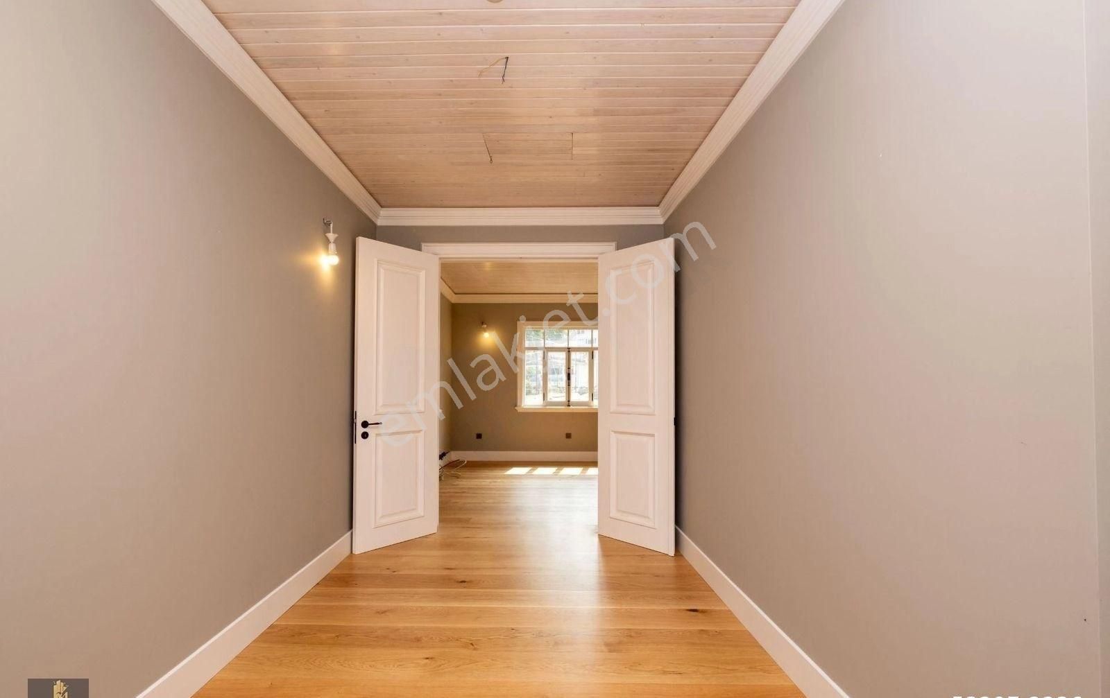 Yeniköy'de Cadde Üzeri Bahçeli Satılık Ofis - Görsel 13