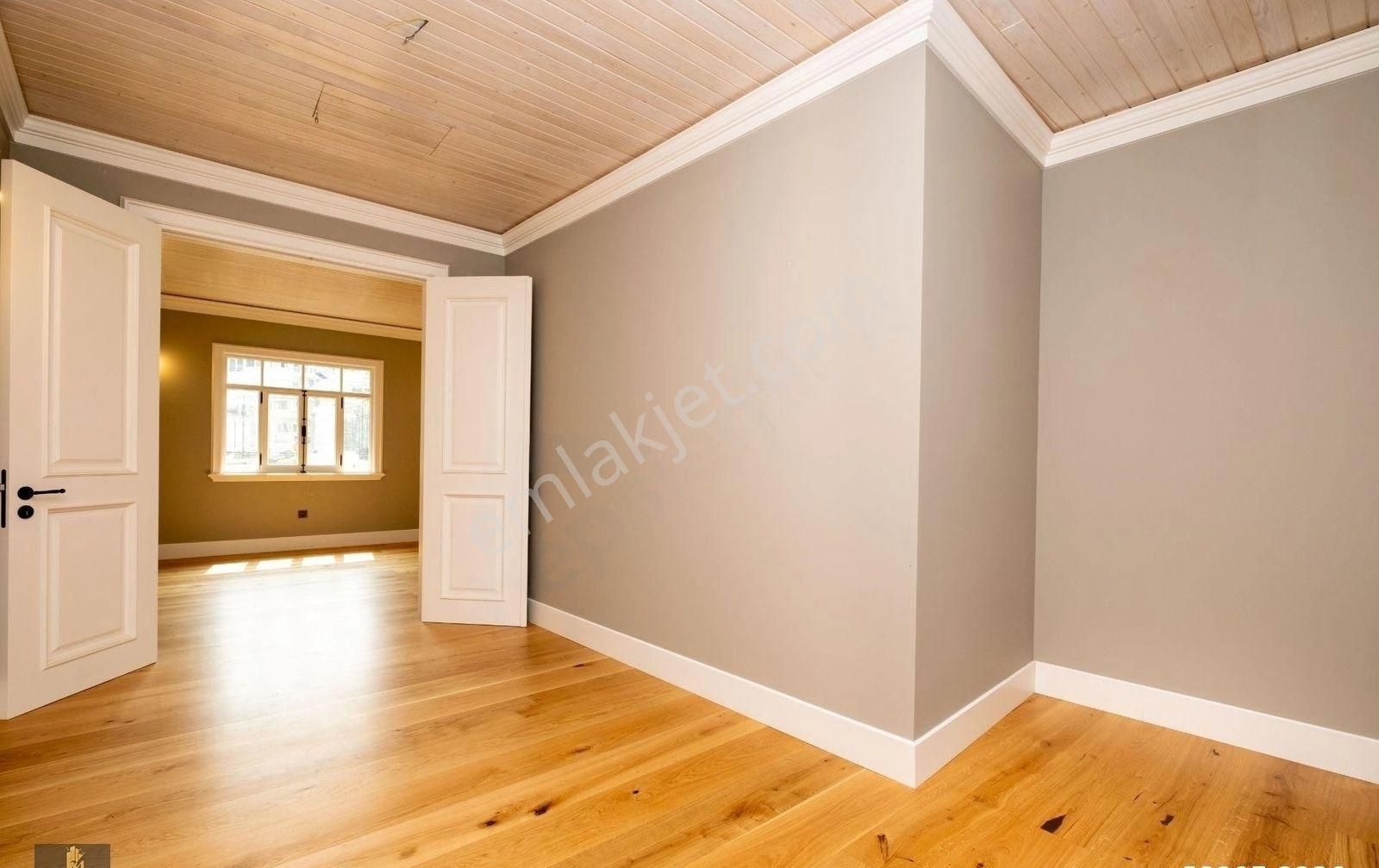 Yeniköy'de Cadde Üzeri Bahçeli Satılık Ofis - Görsel 26