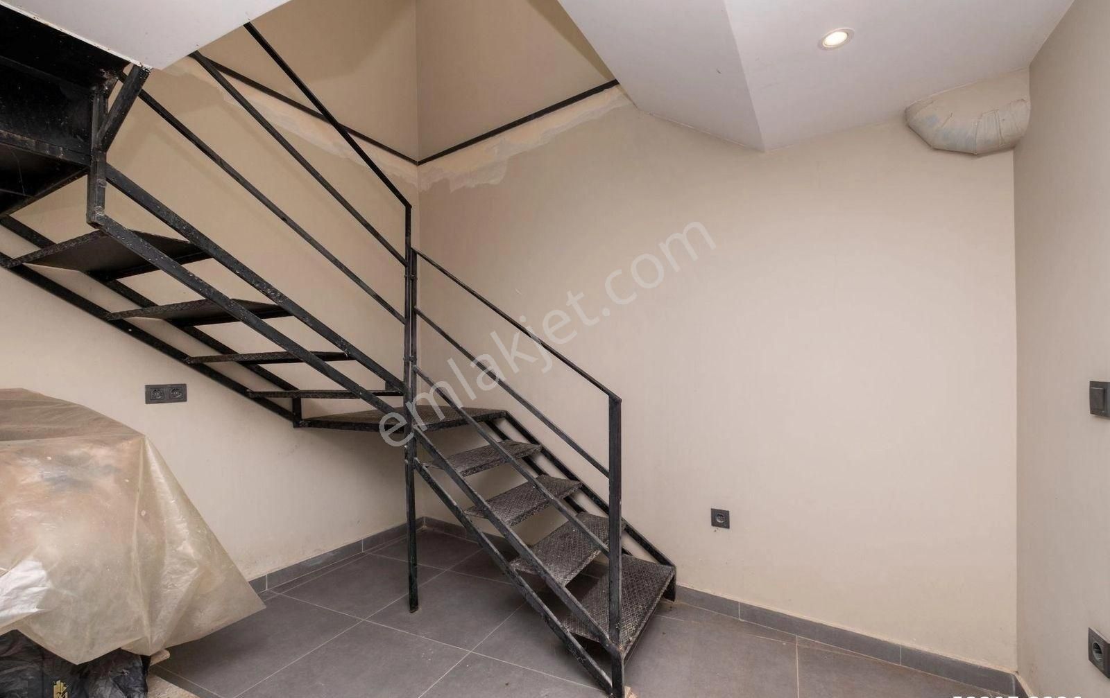 Yeniköy'de Cadde Üzeri Bahçeli Satılık Ofis - Görsel 33