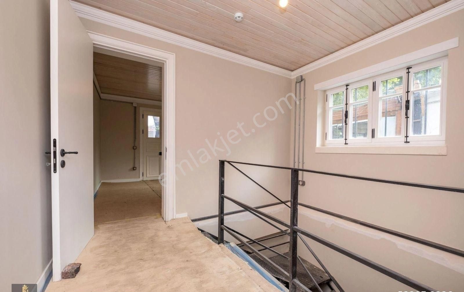 Yeniköy'de Cadde Üzeri Bahçeli Satılık Ofis - Görsel 14