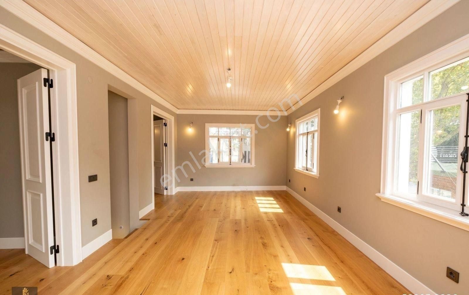 Yeniköy'de Cadde Üzeri Bahçeli Satılık Ofis - Görsel 8