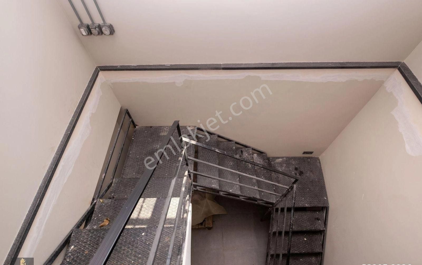 Yeniköy'de Cadde Üzeri Bahçeli Satılık Ofis - Görsel 20