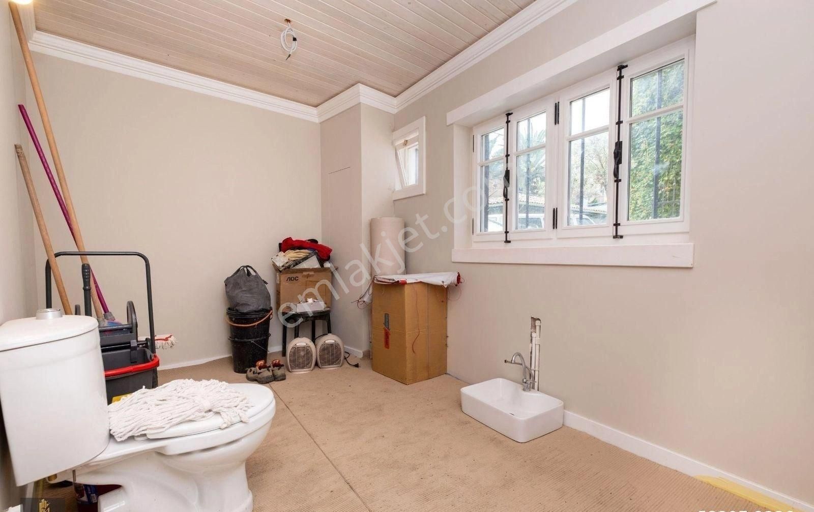 Yeniköy'de Cadde Üzeri Bahçeli Satılık Ofis - Görsel 34