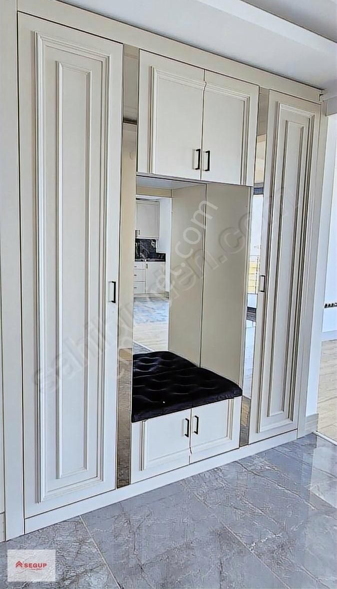 İstiklal Mahallesi Lüks 3+1 Açık Havuz & Sauna Satılık