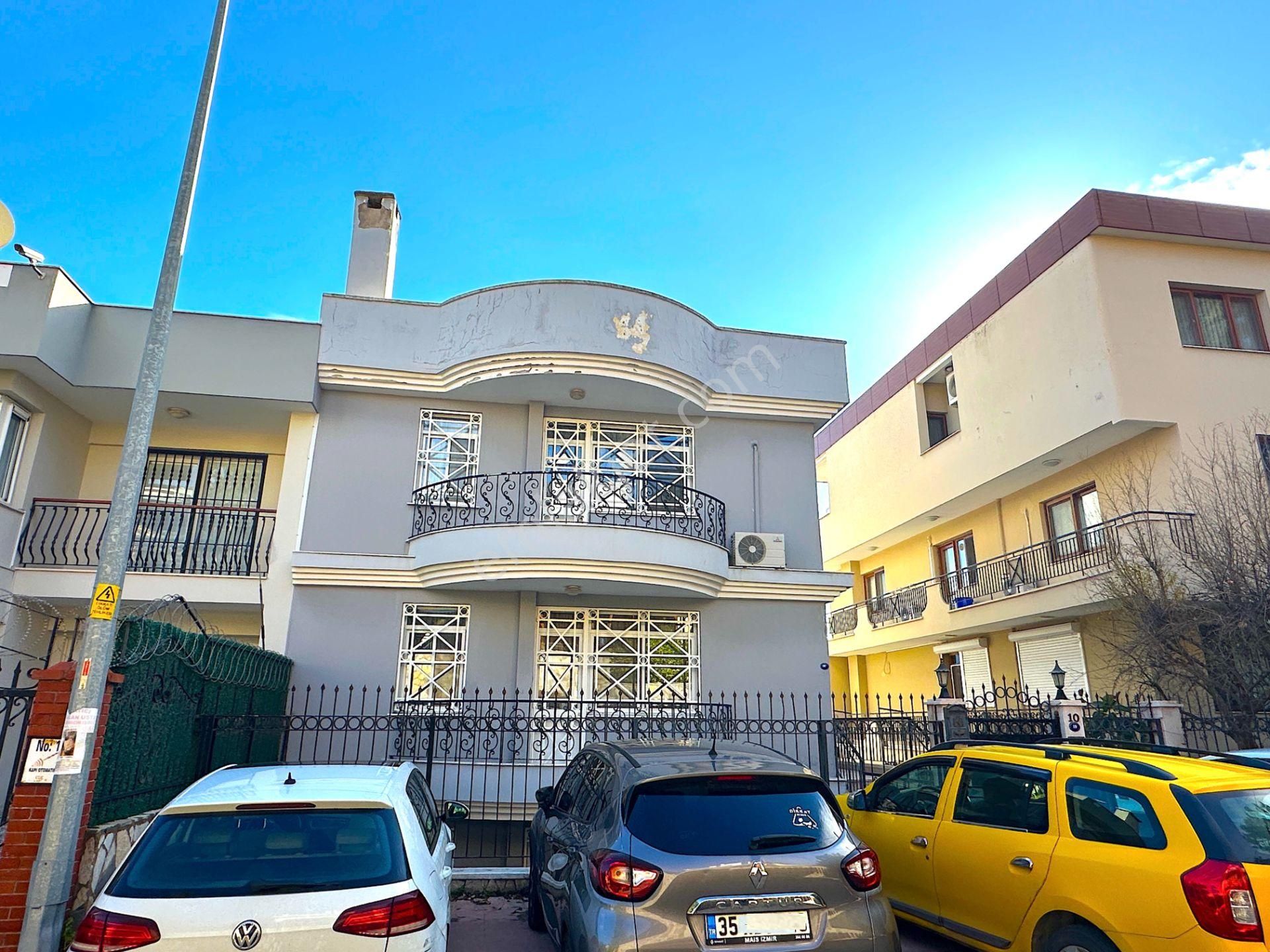 Muhteşem Konumda 4 Katlı Bahçeli Satılık 7+2 Teraslı Villa - Görsel 35