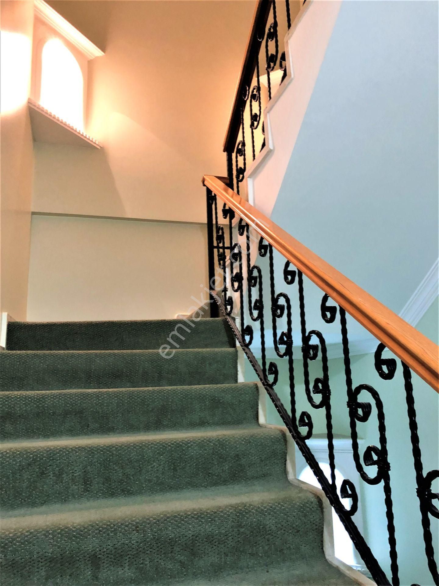 Muhteşem Konumda 4 Katlı Bahçeli Satılık 7+2 Teraslı Villa - Görsel 20