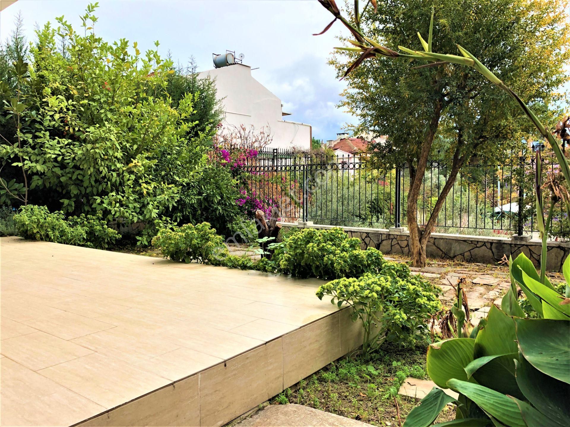 Muhteşem Konumda 4 Katlı Bahçeli Satılık 7+2 Teraslı Villa - Görsel 32