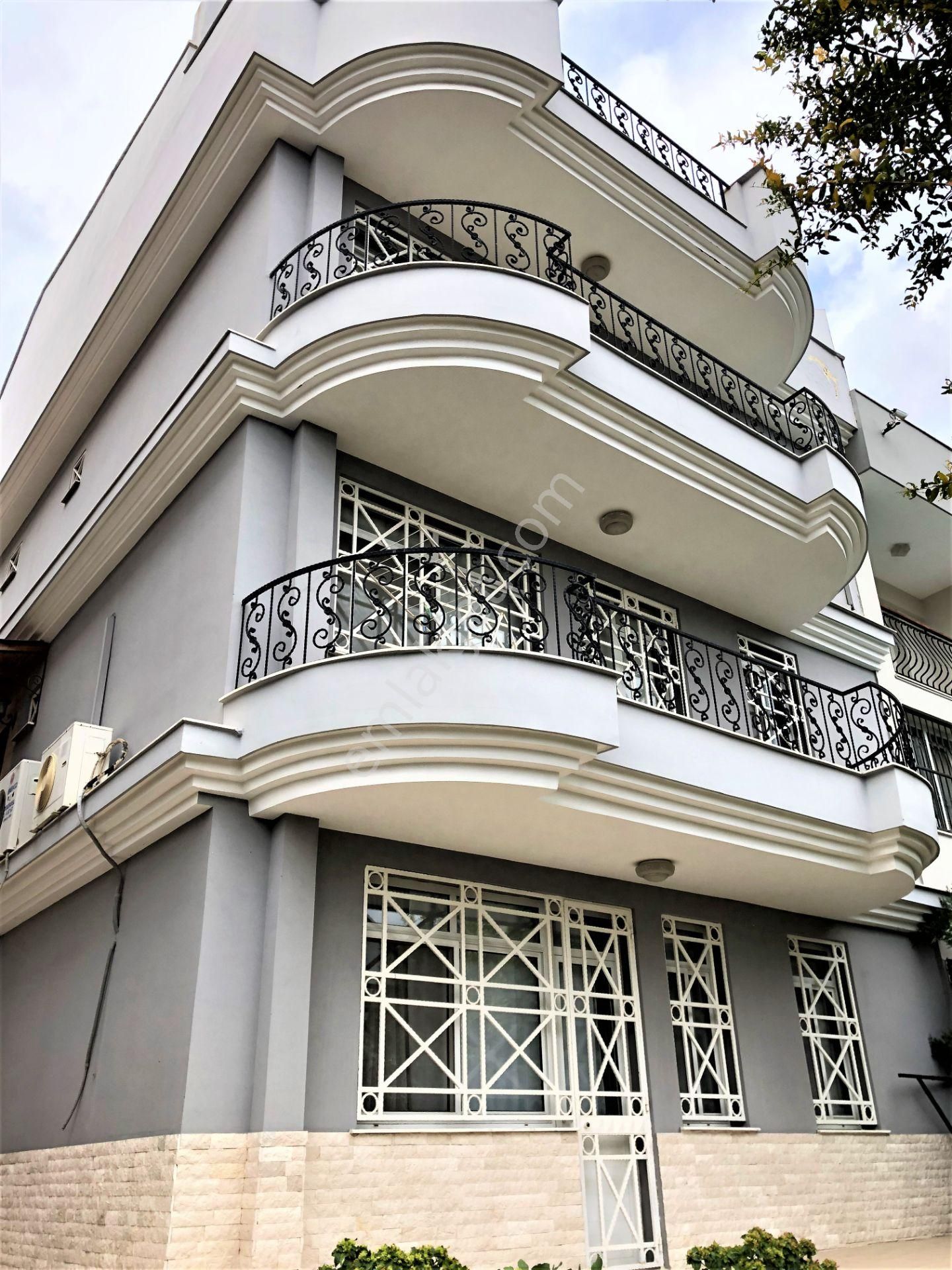 Muhteşem Konumda 4 Katlı Bahçeli Satılık 7+2 Teraslı Villa - Görsel 33